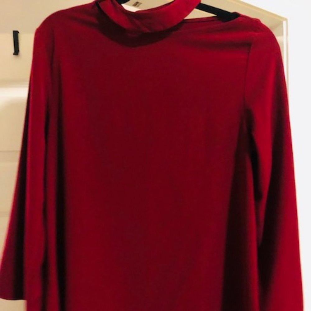 Unique Blouse w/ neck and cuff cut-out detail